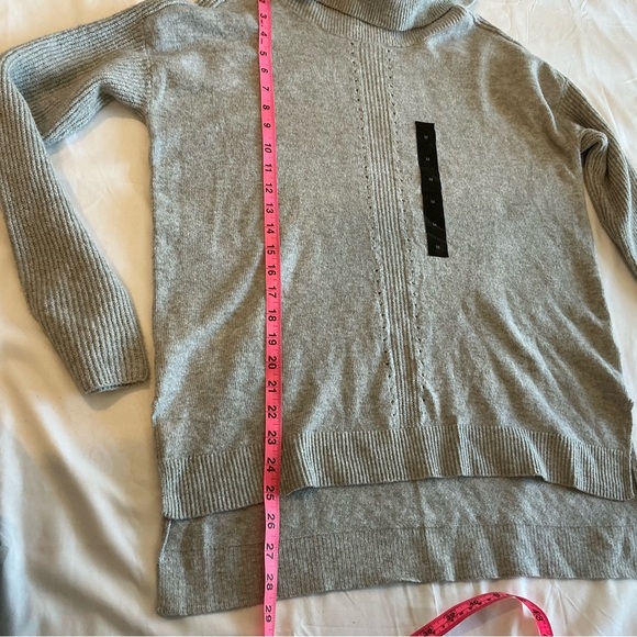 NWT Cozy Gray Turtleneck Sweater Size M - Picture 4 of 7